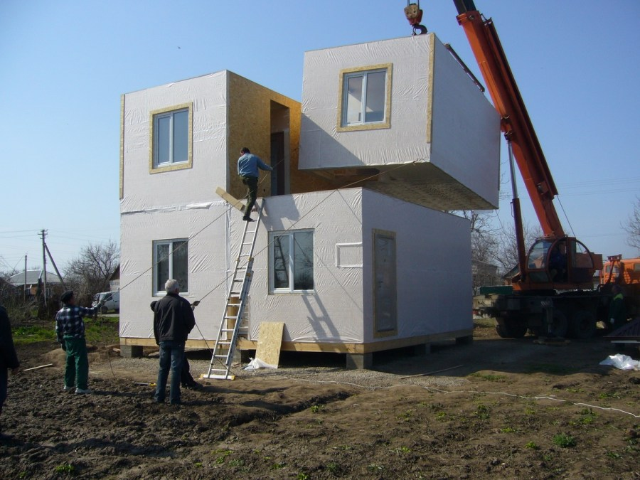 stages of manufacturing modular houses